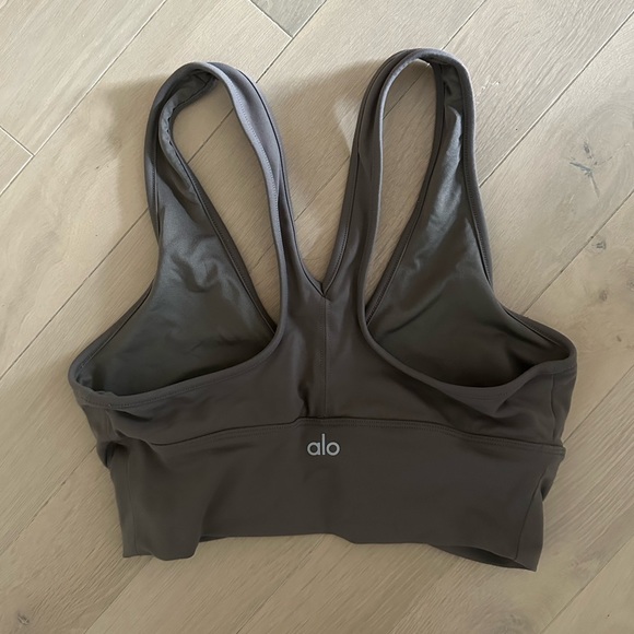 Alo yoga olive green sports bra - Picture 3 of 3